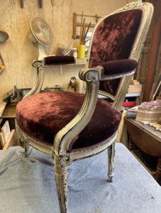 Restauration fauteuil Louis XVI