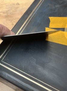 cave-a-liqueur-napoleon-III-pose-et-raclage-de-filet