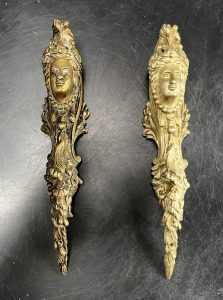 Bronzes avant et après restauré par l'atelier roba - restaurateur de meubles