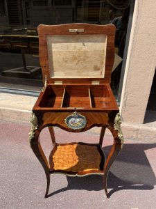 Meuble ancien restauré par un ébéniste