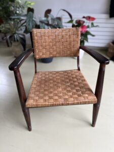 Chaise contemporaine - signé Audoux Minet restaurée par l'atlier Roba - Ebeniste d'art à Paris - Boulogne et Issy les Moulineaux